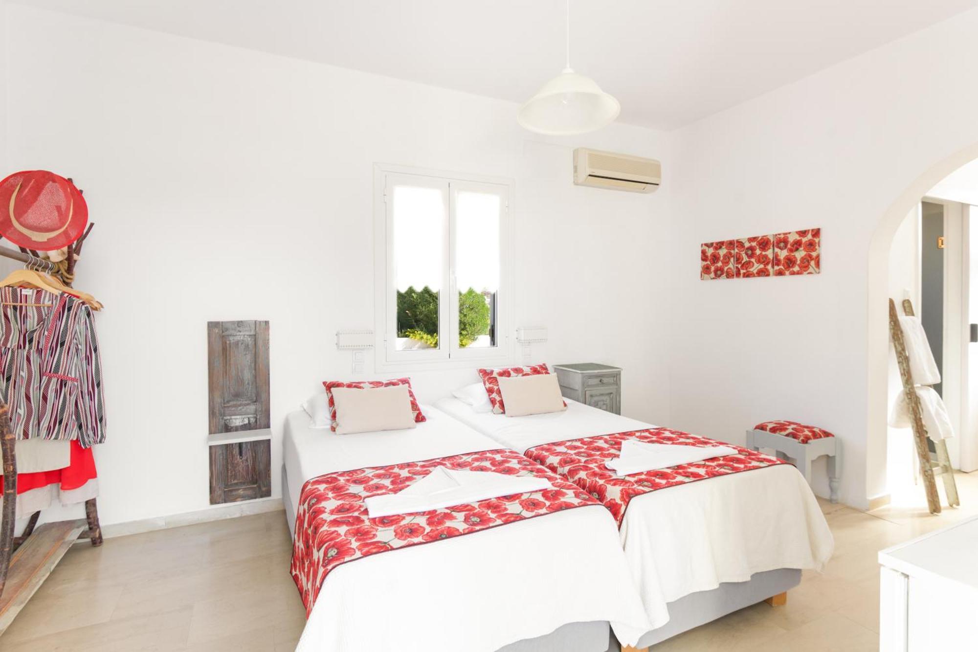 Onira Hotel Parikia  Room photo